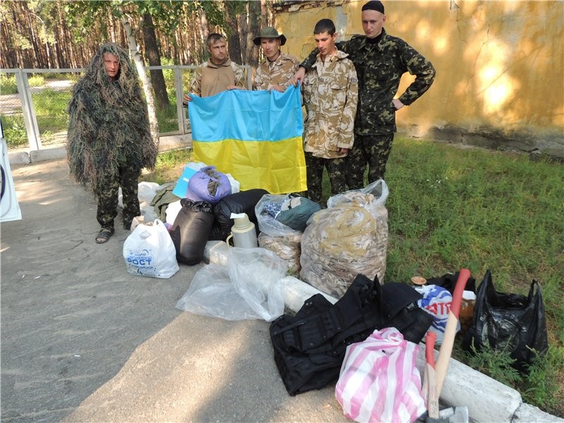 Военный бомж. Украинские военные бомжи. Волонтеры ВСУ. Украинские солдаты военные бомжи.